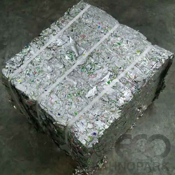 Automatic horizontal baler for recyclables