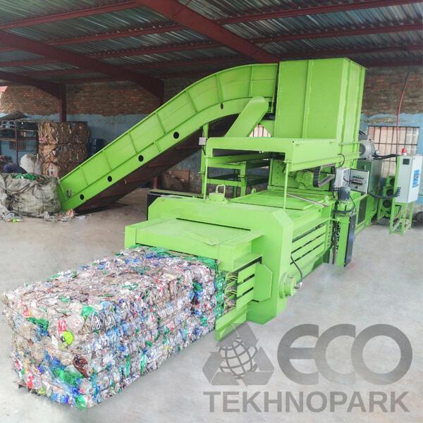 Full automatic industrial baler for recyclables