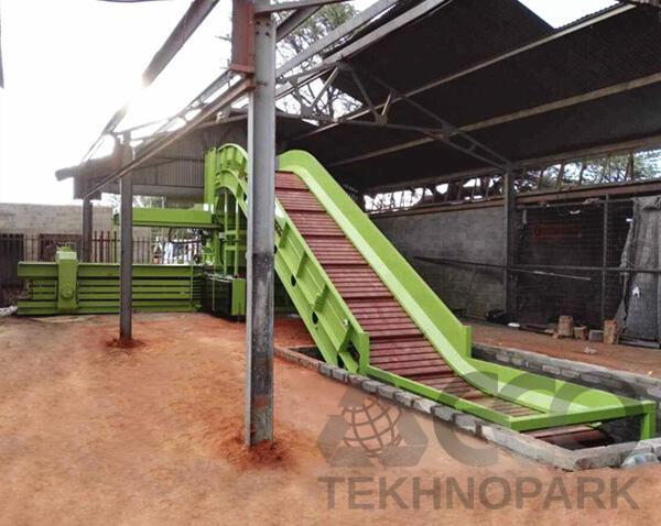 Full automatic industrial baler for recyclables