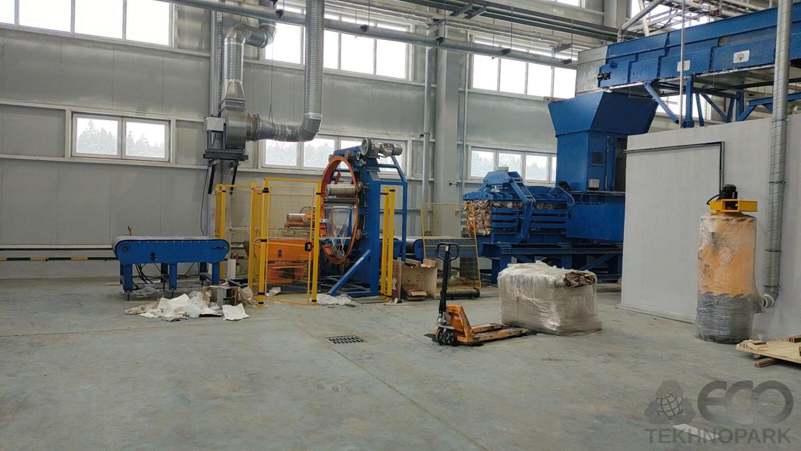 Solid waste baling press