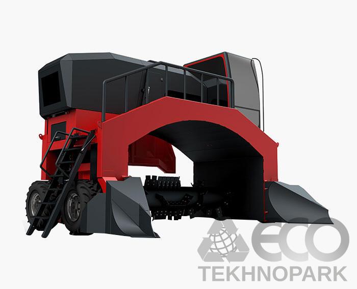 Self-propelled Windrow turner