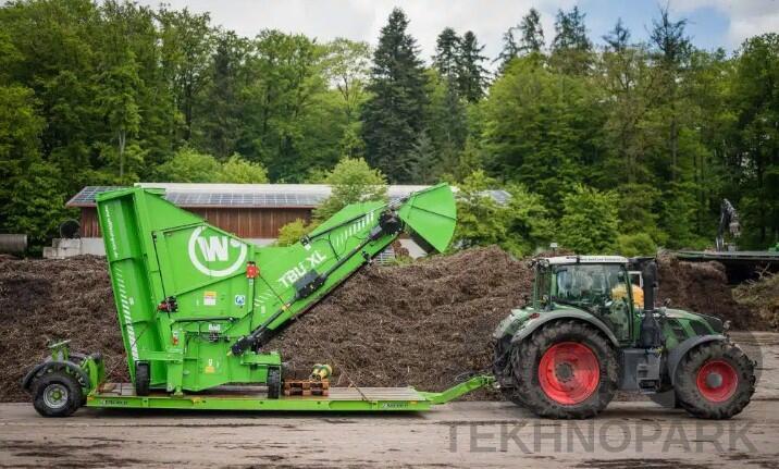 Tractor-pulled compost turner TBU XL