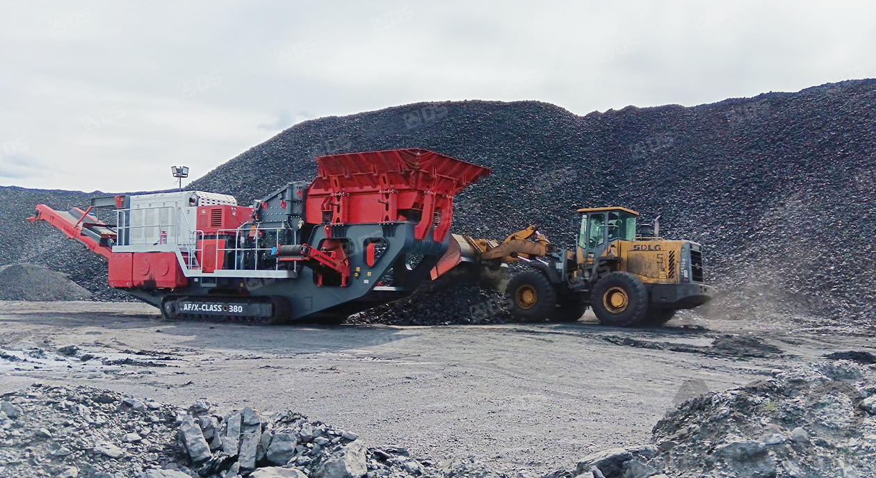Tracked impact crusher TAF