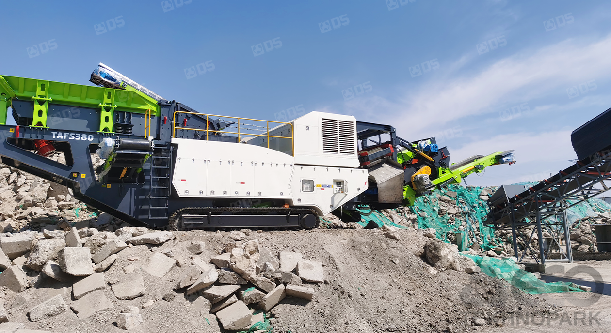 Tracked crushing and screening complex TAFS