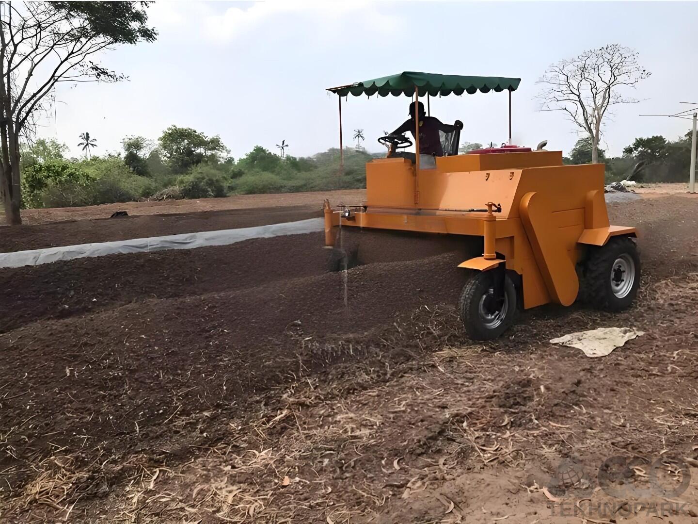 Moving type compost turner
